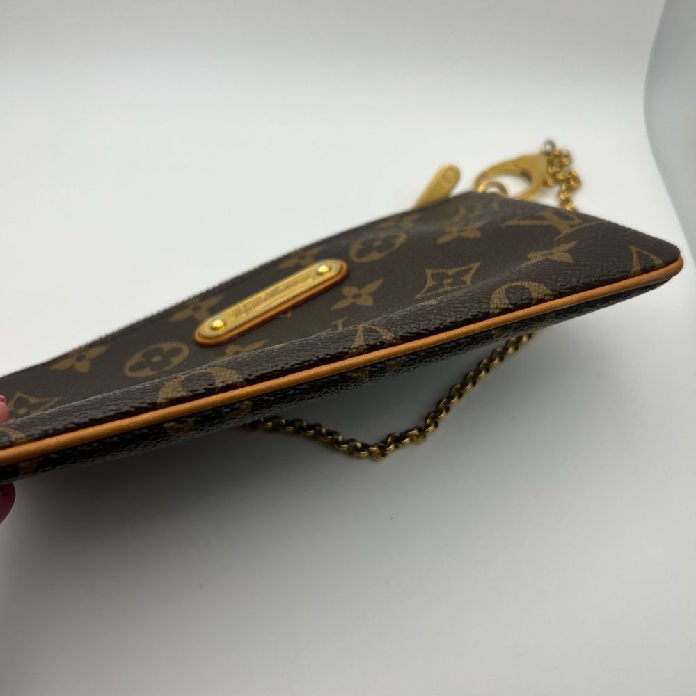 Louis Vuitton Monogram Milla MM Pouchette - Picture 5 of 16